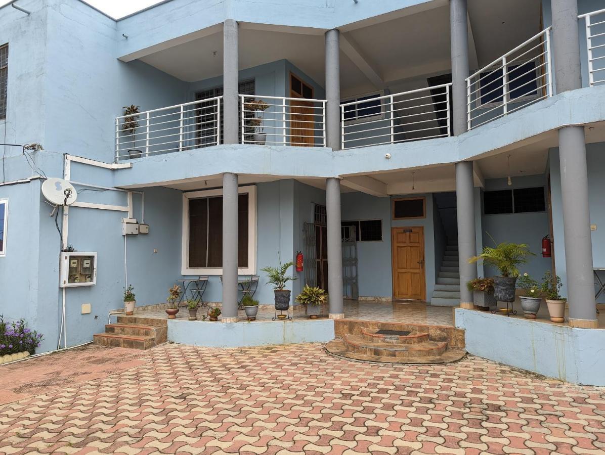 Vaness Lodge Kumasi Exterior photo